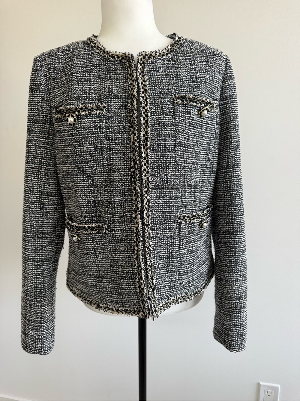 Melanie Lyne Black & White Tweed Collarless Blazer